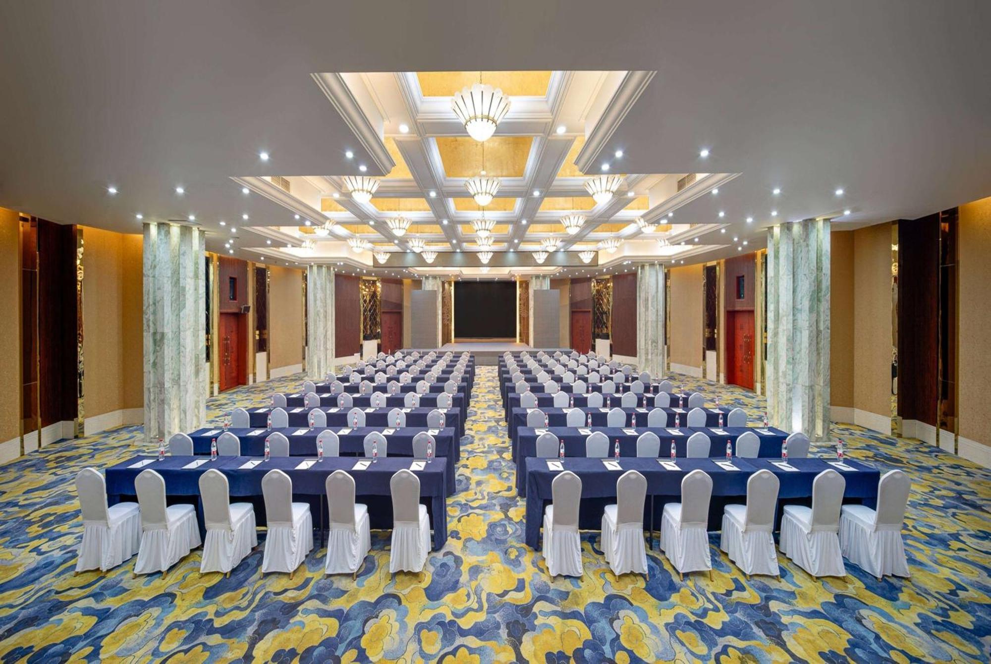 Отель Ramada Plaza By Wyndham Chongqing West Экстерьер фото